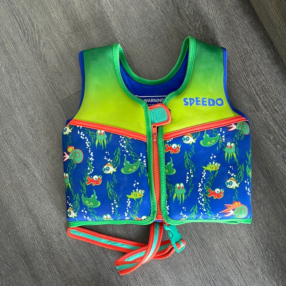 speedo floating life vest size m (2-4 years old)